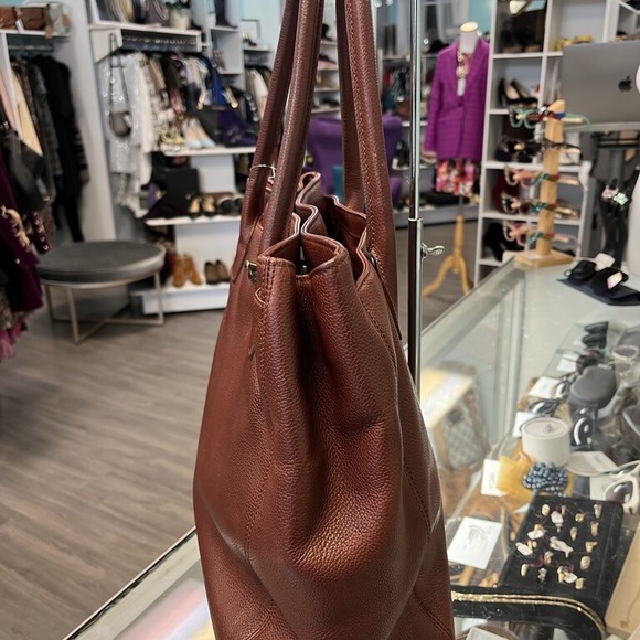 Chanel Executive Tote - Picture 12 of 14